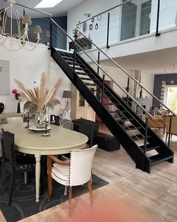 Maison Loft Piscine Nyaraló